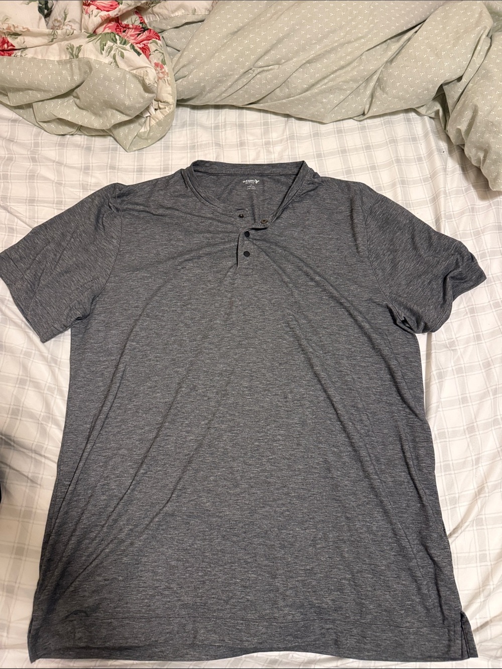 Old Navy Men's Dark Heather Gray Short-Sleeve Henley Polo